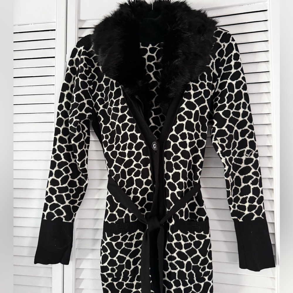 Caché brand , black & white , med size sweter , beautiful luxury